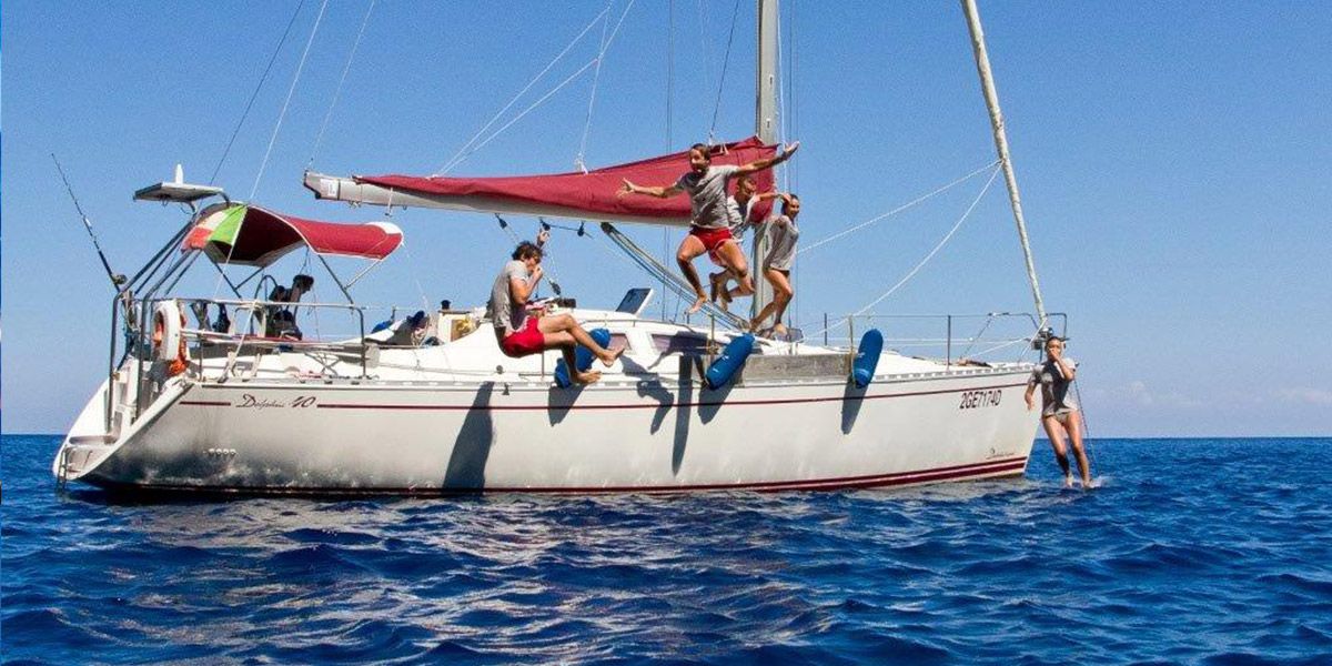 Noleggio barca a vela con skipper nell'arcipelago toscano, isole pontine ed Eolie