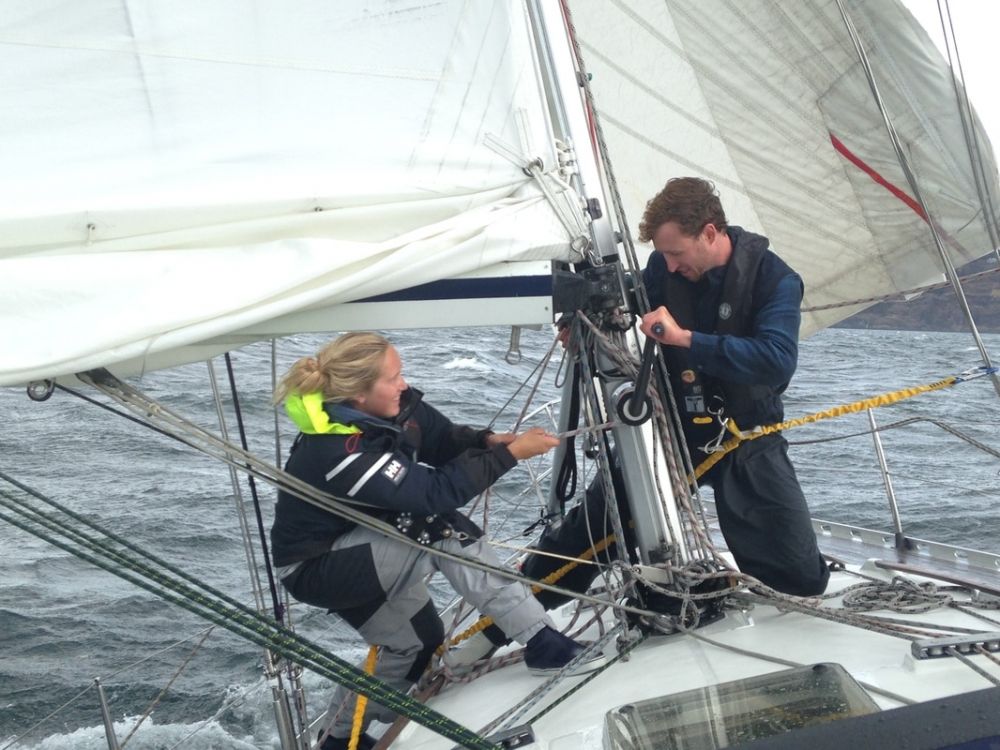 Corso di barca a vela invernale d’altura e corso da skipper a castiglion pescaia, follonica in toscana