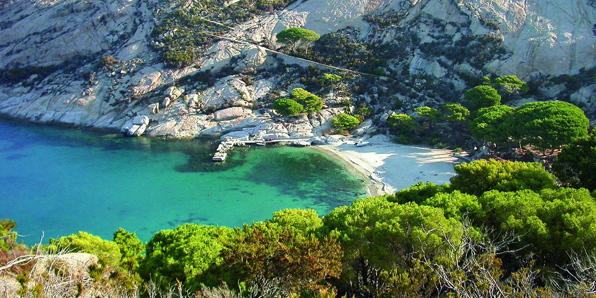 Vacanze in Barca a Vela a montecristo nell'arcipelago toscano, Weekend e mini crociere a vela con uno skipper esperto